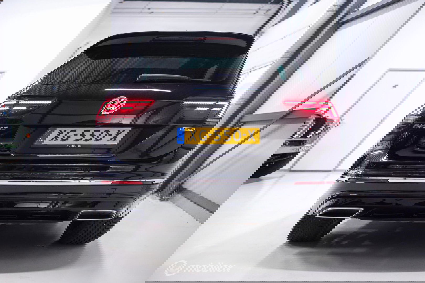 Volkswagen Tiguan 2.0 TSI 4Motion Highline Business R 230 pk | HUD | Panorama | Virtual cockpit | Trekhaak | Camera | Sportstoelen | Stoelverwarmi