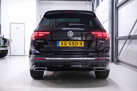 Volkswagen Tiguan 2.0 TSI 4Motion Highline Business R 230 pk | HUD | Panorama | Virtual cockpit | Trekhaak | Camera | Sportstoelen | Stoelverwarmi