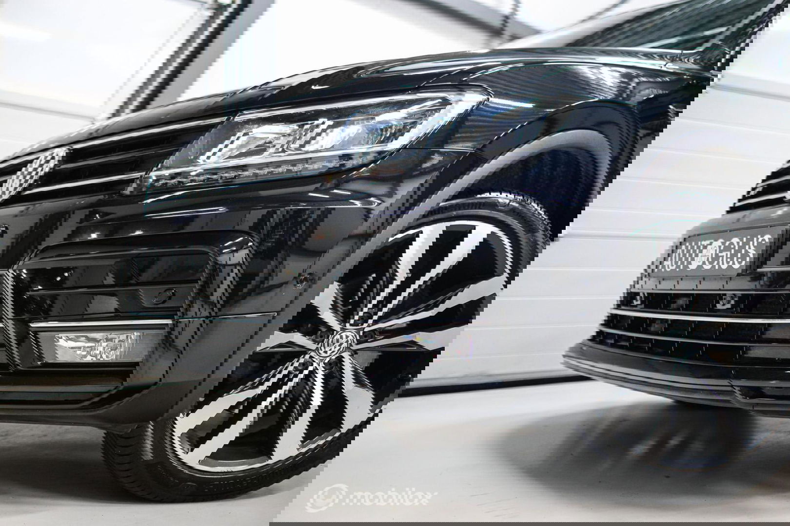 Volkswagen Tiguan 2.0 TSI 4Motion Highline Business R 230 pk | HUD | Panorama | Virtual cockpit | Trekhaak | Camera | Sportstoelen | Stoelverwarmi