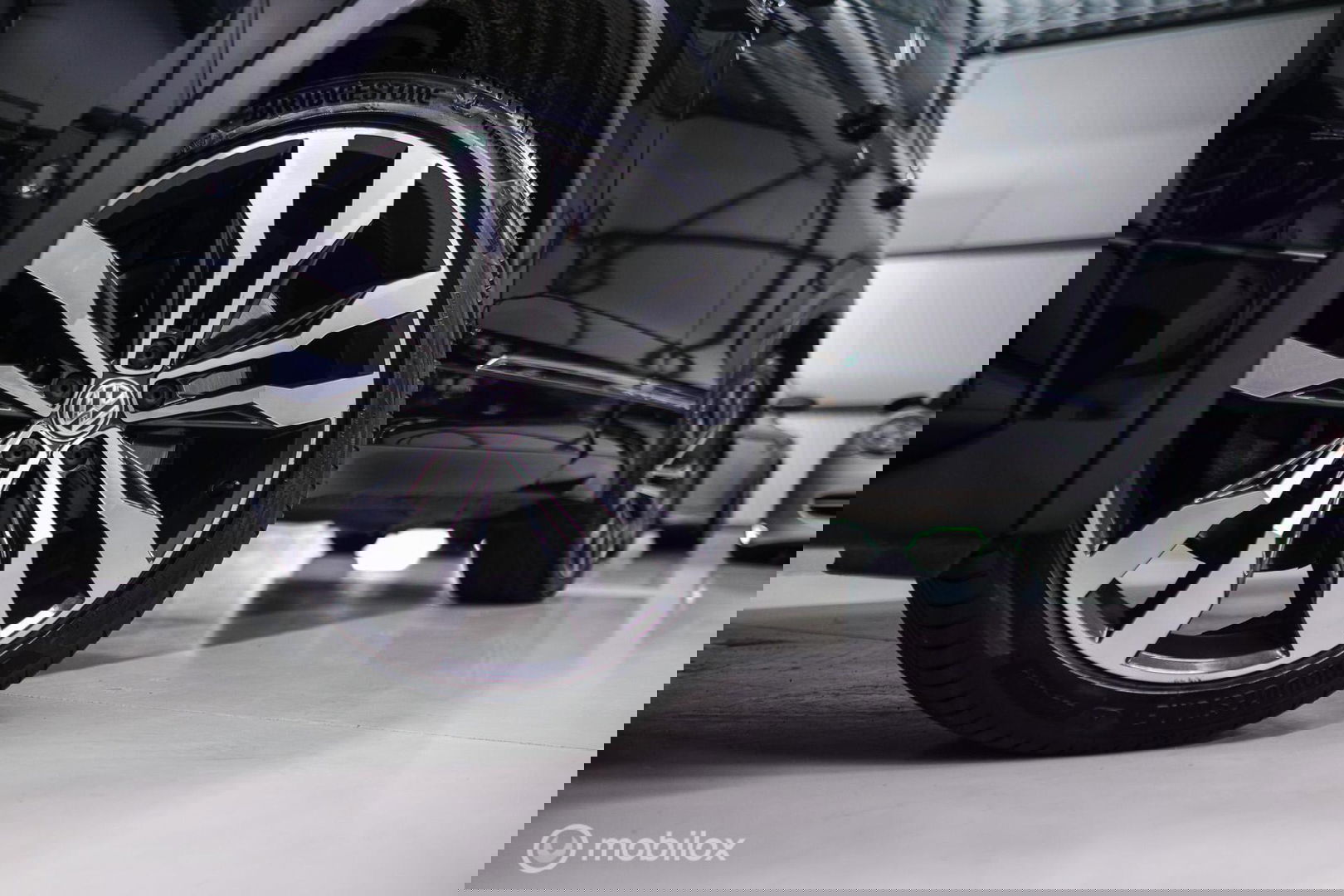 Volkswagen Tiguan 2.0 TSI 4Motion Highline Business R 230 pk | HUD | Panorama | Virtual cockpit | Trekhaak | Camera | Sportstoelen | Stoelverwarmi