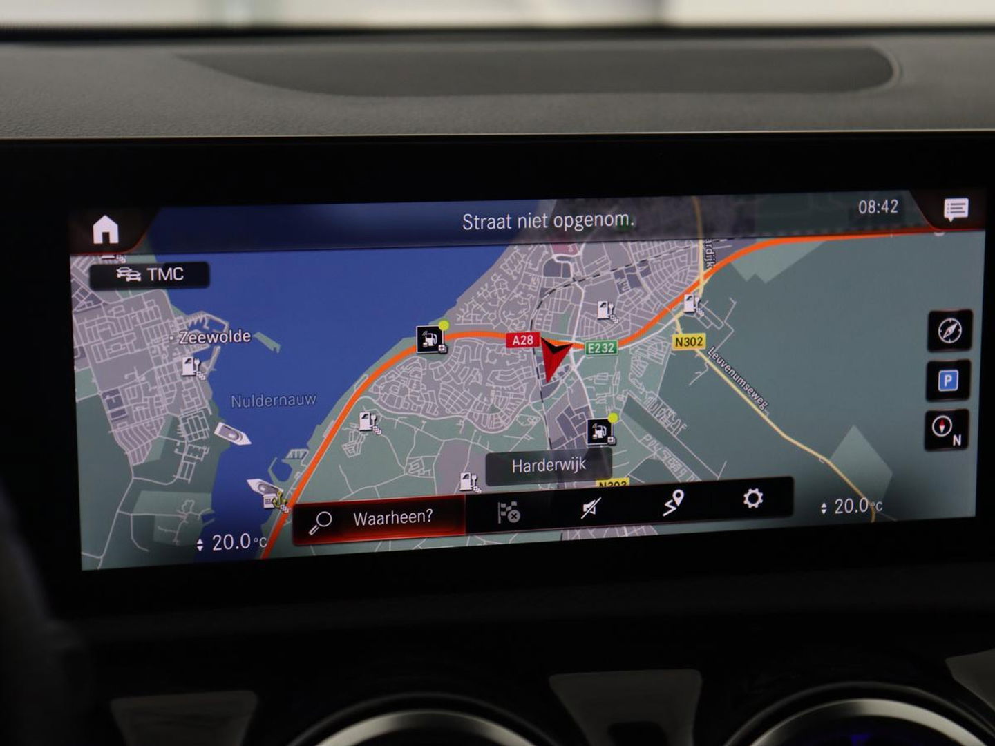 Mercedes-Benz A-Klasse 250e AMG Limited | Carplay | Stoelverwarming | Camera | Leder/Alcantara | Sfeerverlichting | Navigatie | Park Assist | Full LED | DAB | Widescreen | Climate control | PHEV | Plug In