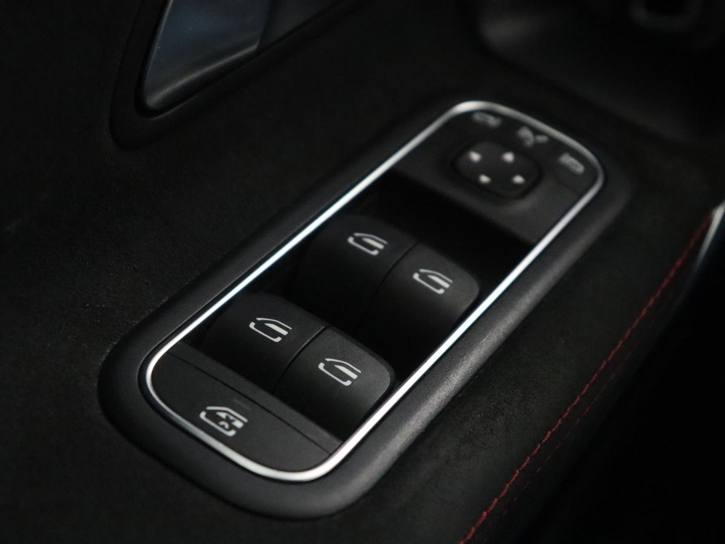 Mercedes-Benz A-Klasse 250e AMG Limited | Carplay | Stoelverwarming | Camera | Leder/Alcantara | Sfeerverlichting | Navigatie | Park Assist | Full LED | DAB | Widescreen | Climate control | PHEV | Plug In