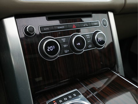 Land Rover Range Rover 4.4 SDV8 Vogue AWD Aut. *PANO | DIGI-COCKPIT | MERIDIAN-AUDIO | SURROUND-VIEW | MEMORY-PACK |  KEYLESS | OXFORD-FULL-LEATHER | BI-XENON | NAVI-FULLMAP | ECC | PDC | CRUISE | COMFORT-SEATS | 21"ALU*