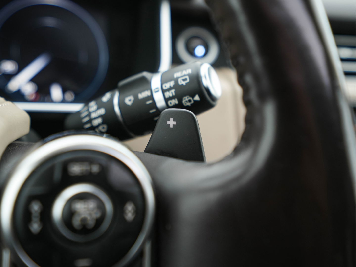 Land Rover Range Rover 4.4 SDV8 Vogue AWD Aut. *PANO | DIGI-COCKPIT | MERIDIAN-AUDIO | SURROUND-VIEW | MEMORY-PACK |  KEYLESS | OXFORD-FULL-LEATHER | BI-XENON | NAVI-FULLMAP | ECC | PDC | CRUISE | COMFORT-SEATS | 21"ALU*