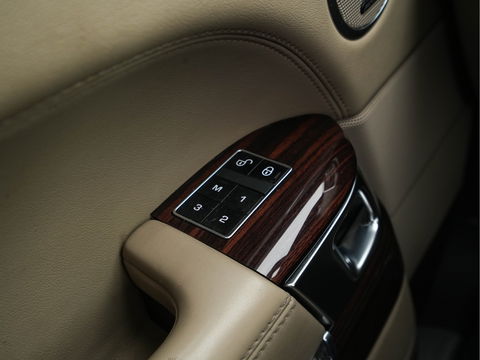 Land Rover Range Rover 4.4 SDV8 Vogue AWD Aut. *PANO | DIGI-COCKPIT | MERIDIAN-AUDIO | SURROUND-VIEW | MEMORY-PACK |  KEYLESS | OXFORD-FULL-LEATHER | BI-XENON | NAVI-FULLMAP | ECC | PDC | CRUISE | COMFORT-SEATS | 21"ALU*