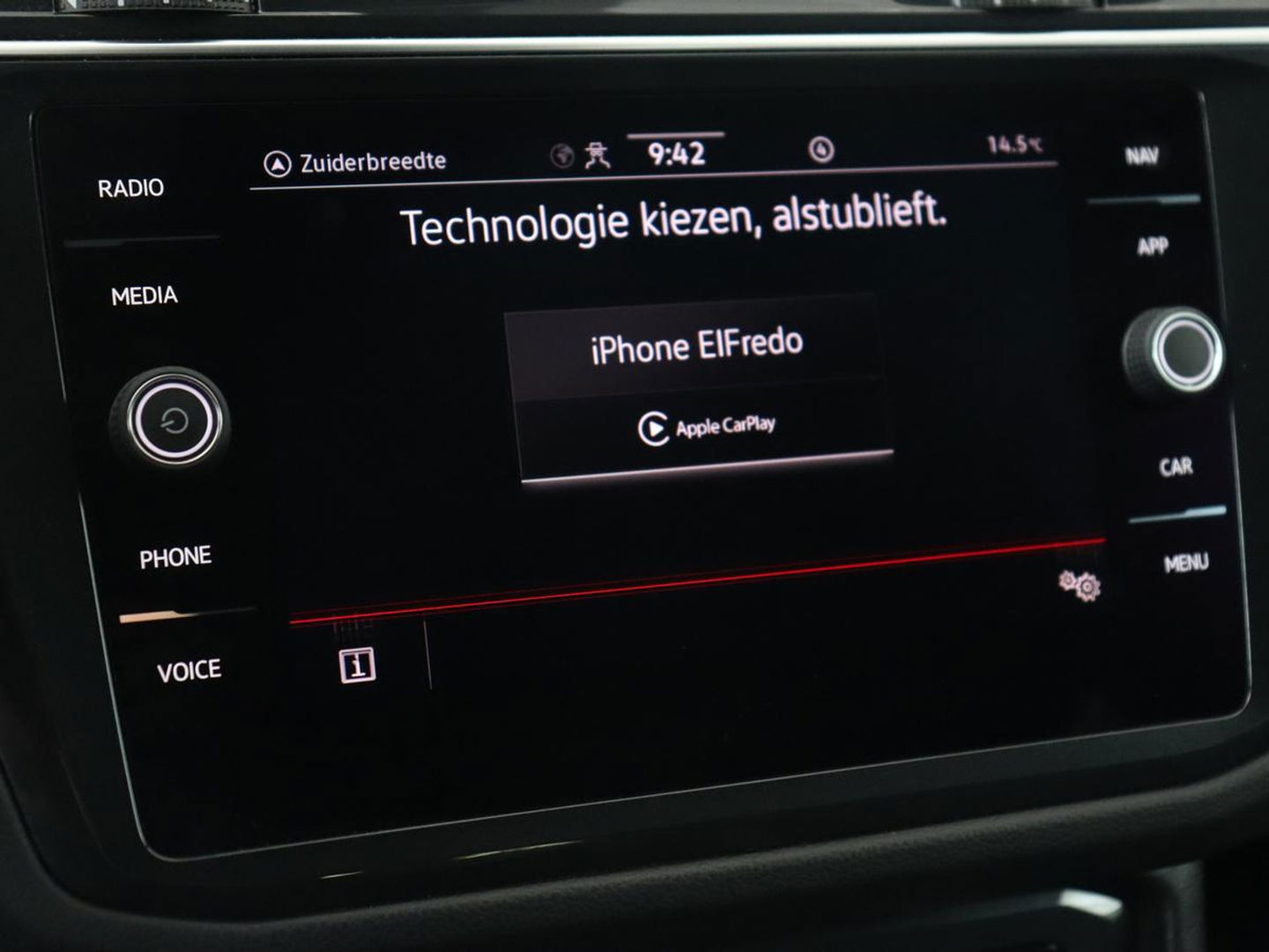 Volkswagen Tiguan 1.4 TSI eHybrid R Line | Matrix LED | Camera | Carplay | Adaptive cruise | 19'' | Navigatie | Park Assist | Virtual Cockpit | Climate control | DAB | Getint glas