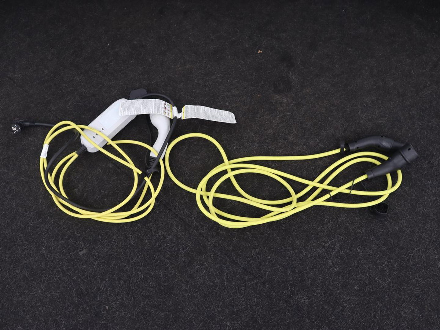 Volkswagen Tiguan 1.4 TSI eHybrid R Line | Matrix LED | Camera | Carplay | Adaptive cruise | 19'' | Navigatie | Park Assist | Virtual Cockpit | Climate control | DAB | Getint glas