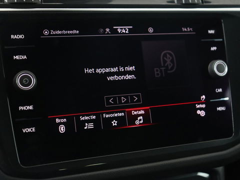 Volkswagen Tiguan 1.4 TSI eHybrid R Line | Matrix LED | Camera | Carplay | Adaptive cruise | 19'' | Navigatie | Park Assist | Virtual Cockpit | Climate control | DAB | Getint glas
