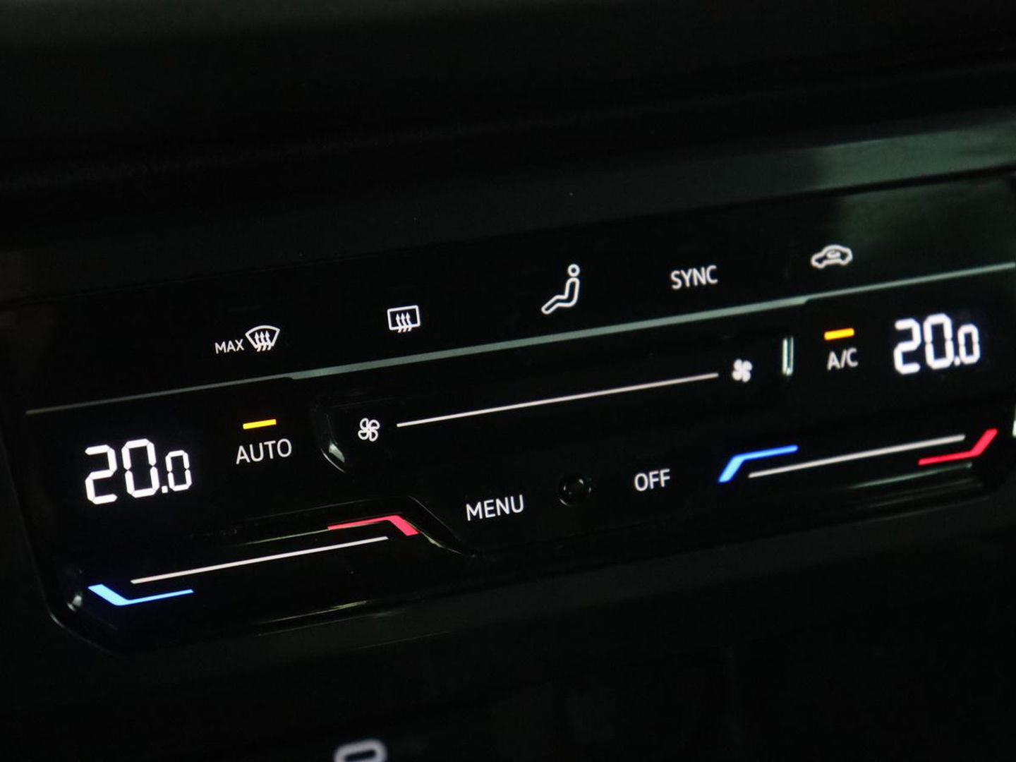 Volkswagen Tiguan 1.4 TSI eHybrid R Line | Matrix LED | Camera | Carplay | Adaptive cruise | 19'' | Navigatie | Park Assist | Virtual Cockpit | Climate control | DAB | Getint glas