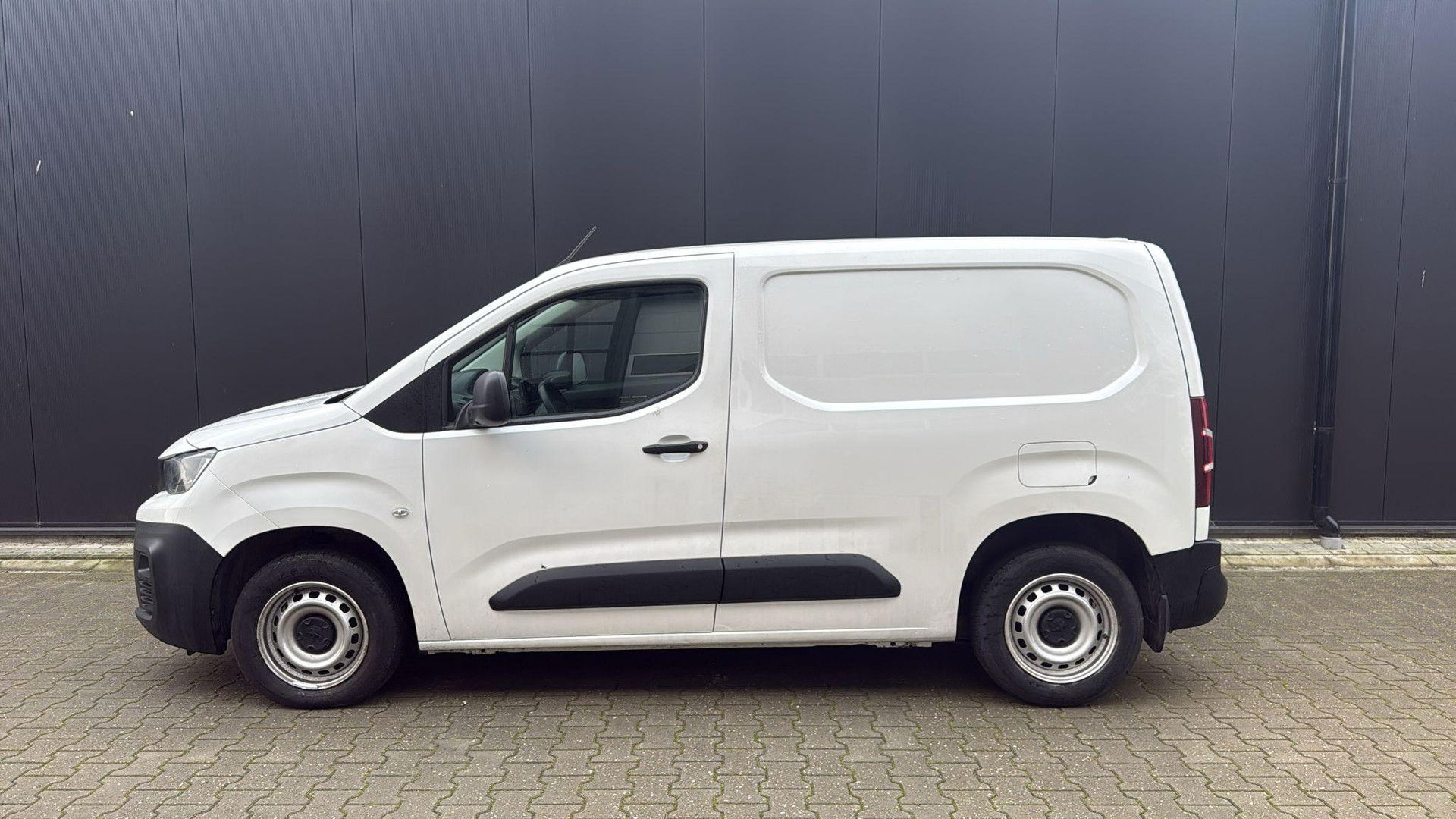 Peugeot Partner 1.2 Airco 3 Persoons Dealer onderhouden