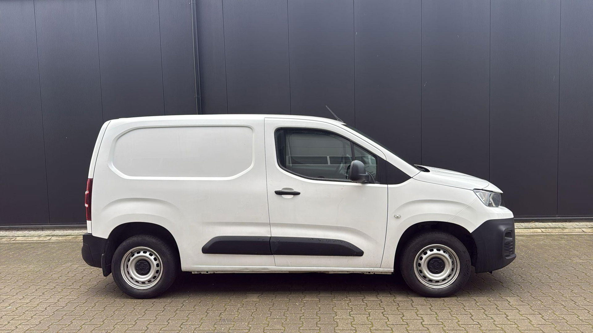 Peugeot Partner 1.2 Airco 3 Persoons Dealer onderhouden