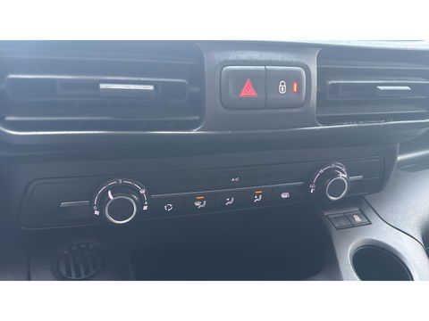 Peugeot Partner 1.2 Airco 3 Persoons Dealer onderhouden