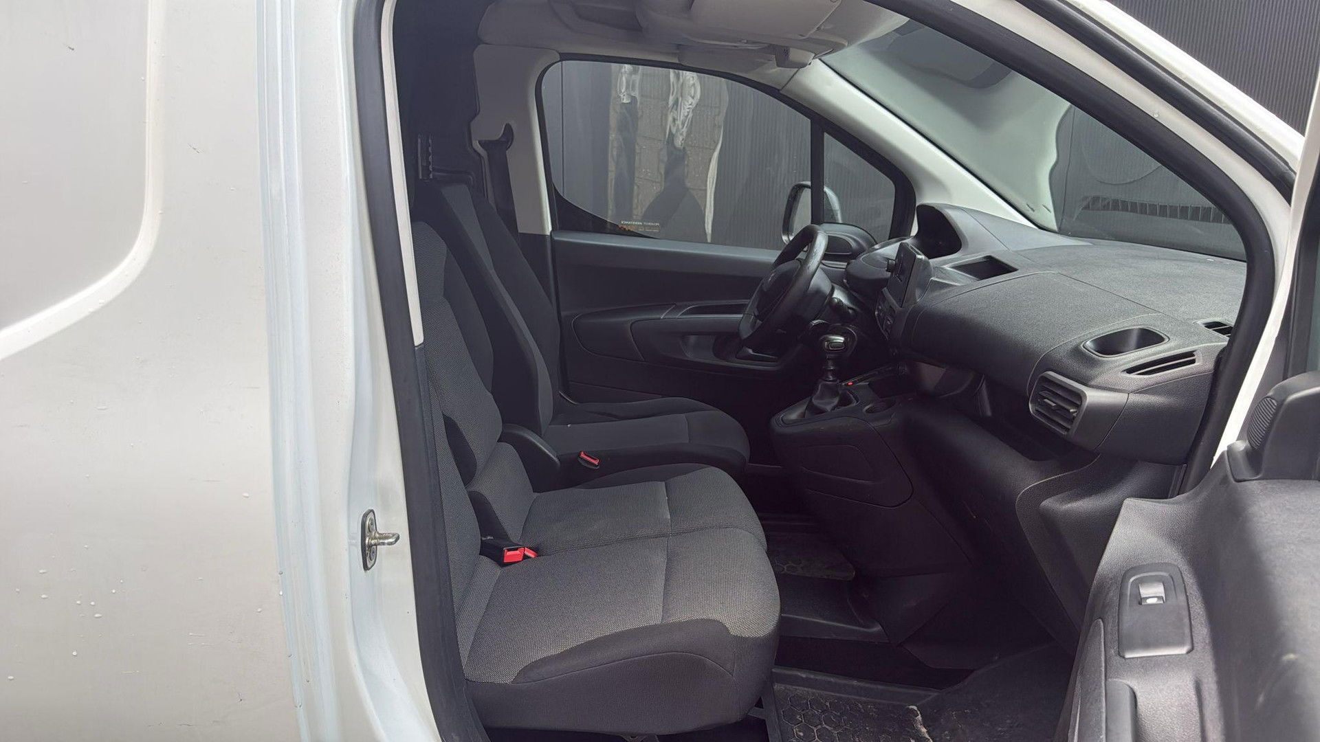 Peugeot Partner 1.2 Airco 3 Persoons Dealer onderhouden