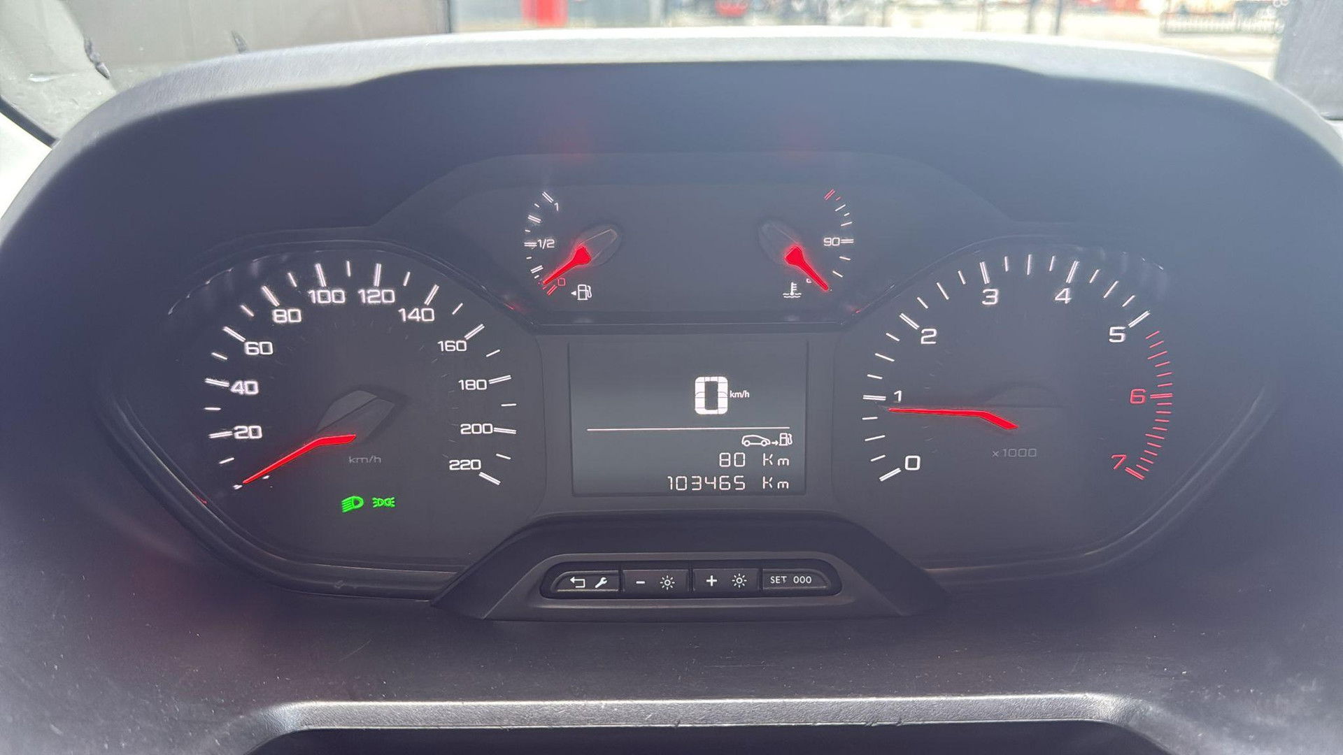 Peugeot Partner 1.2 Airco 3 Persoons Dealer onderhouden