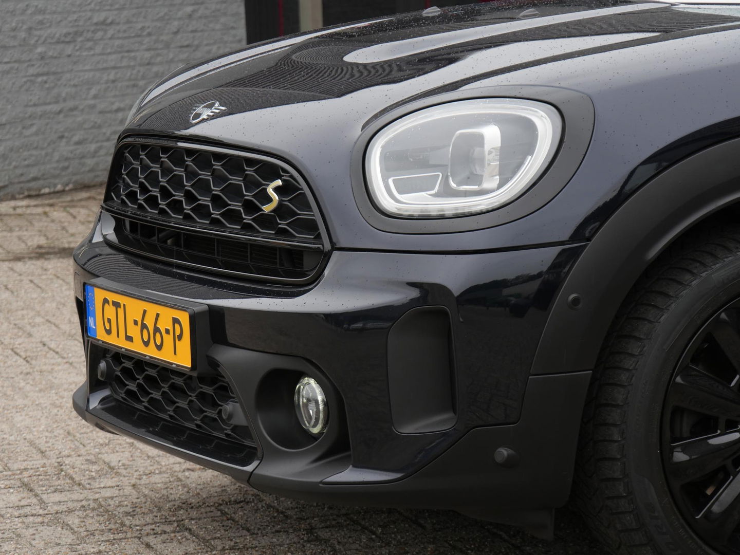 MINI Countryman COOPER S E/ PANORAMADAK/ LEER/ CAMERA/ ELEKT. KLEP/ SFEERVERLICHTING/ 12 MND GARANTIE