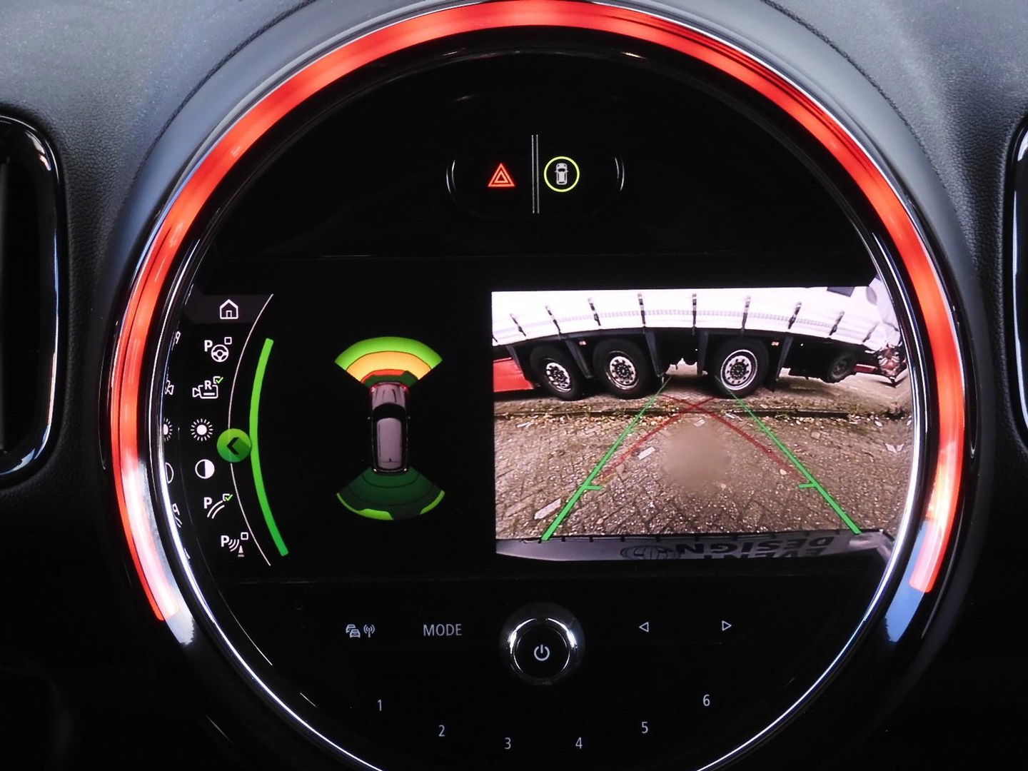 MINI Countryman COOPER S E/ PANORAMADAK/ LEER/ CAMERA/ ELEKT. KLEP/ SFEERVERLICHTING/ 12 MND GARANTIE