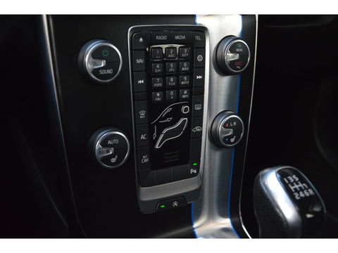 Volvo V40 2.0 D2 R-Design | Stoelverwarming | Parkeersensoren | Cruise Control | Bluetooth |