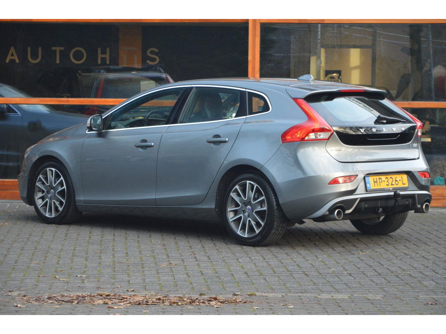Volvo V40 2.0 D2 R-Design | Stoelverwarming | Parkeersensoren | Cruise Control | Bluetooth |