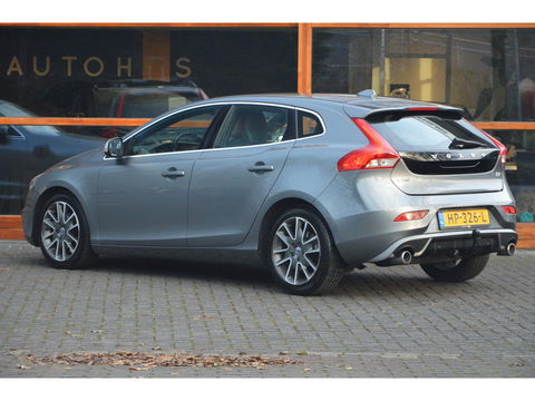 Volvo V40 2.0 D2 R-Design | Stoelverwarming | Parkeersensoren | Cruise Control | Bluetooth |