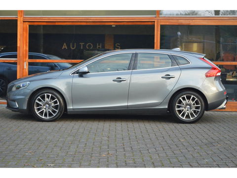 Volvo V40 2.0 D2 R-Design | Stoelverwarming | Parkeersensoren | Cruise Control | Bluetooth |