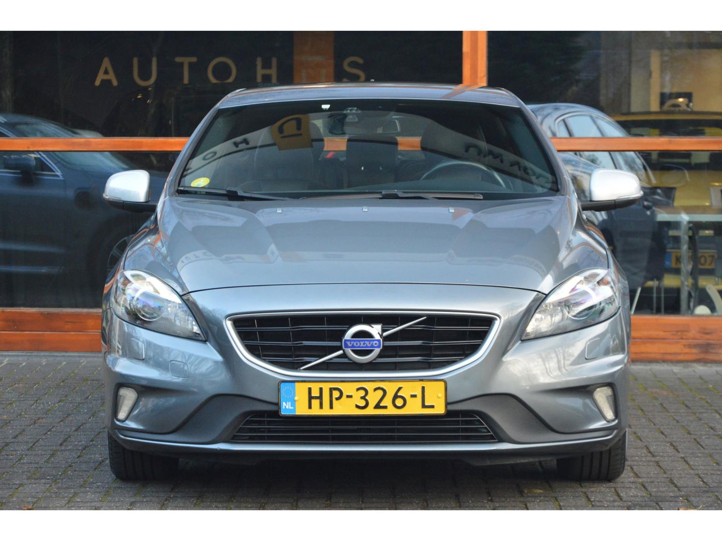Volvo V40 2.0 D2 R-Design | Stoelverwarming | Parkeersensoren | Cruise Control | Bluetooth |