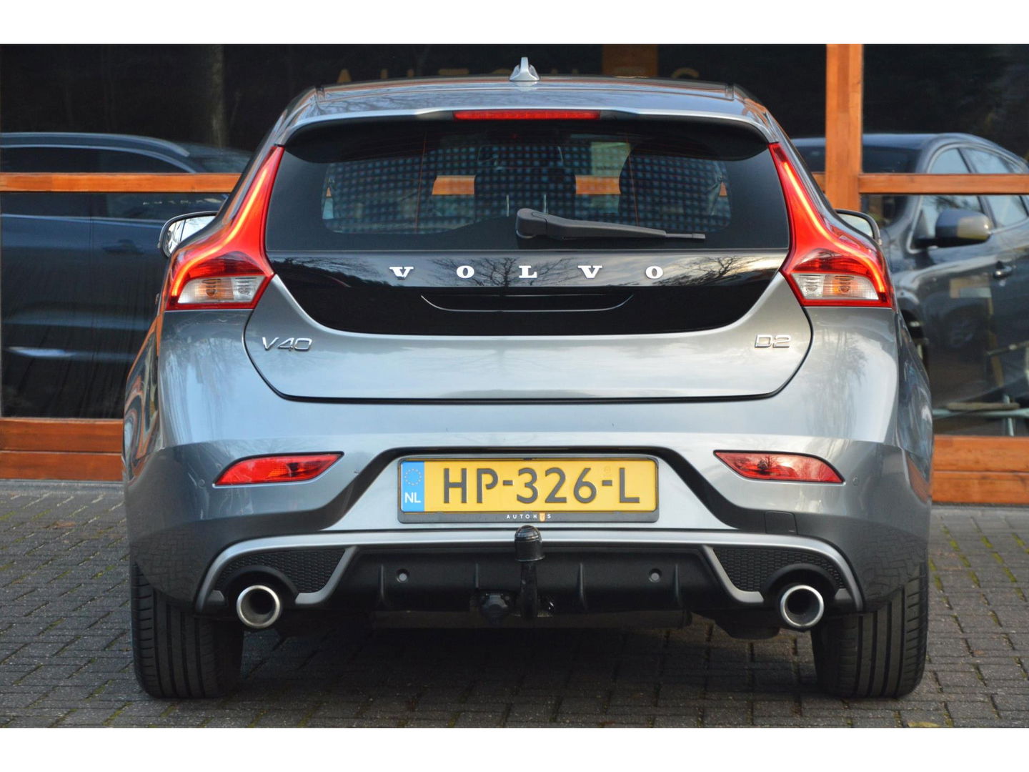 Volvo V40 2.0 D2 R-Design | Stoelverwarming | Parkeersensoren | Cruise Control | Bluetooth |