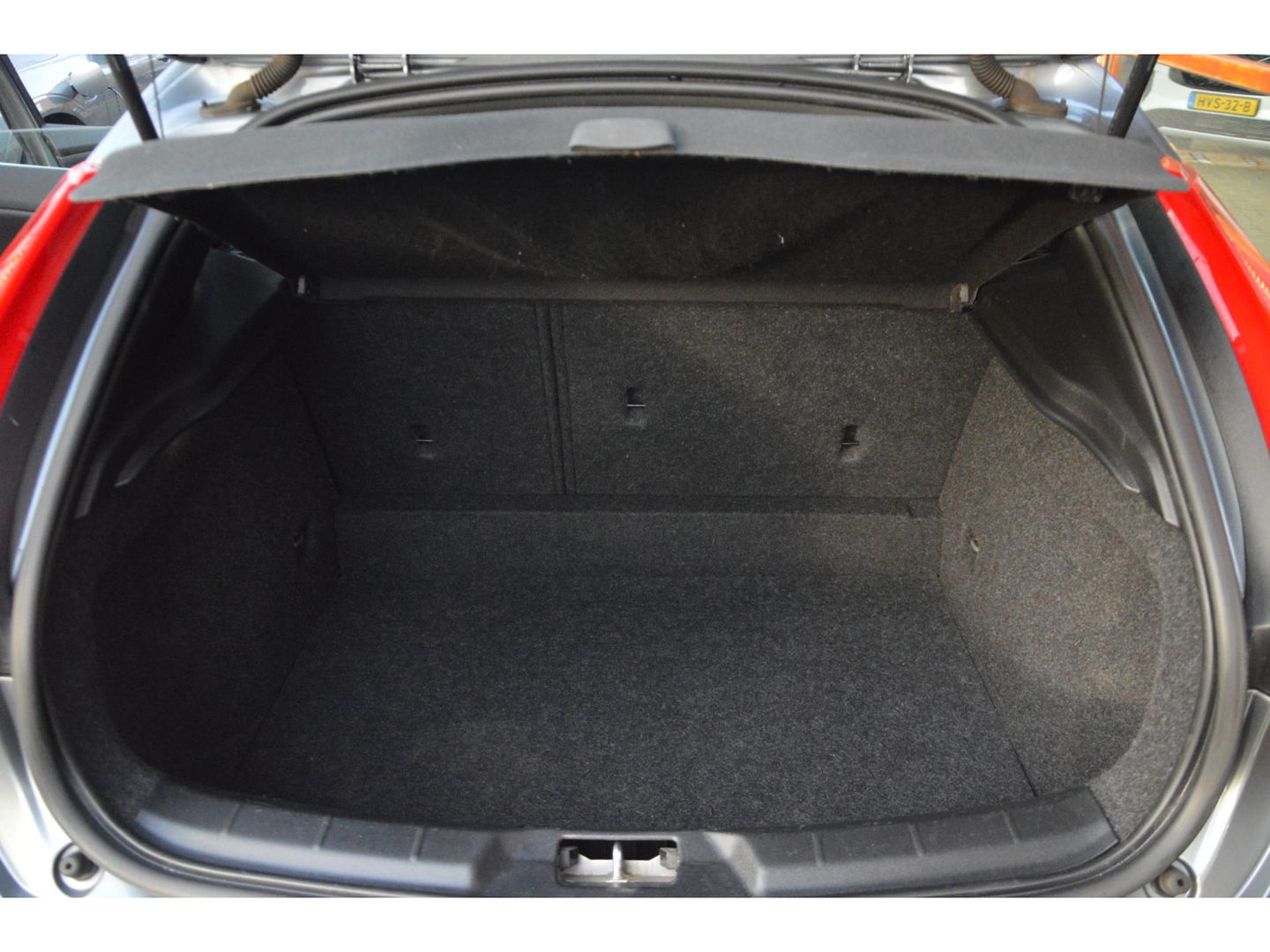 Volvo V40 2.0 D2 R-Design | Stoelverwarming | Parkeersensoren | Cruise Control | Bluetooth |