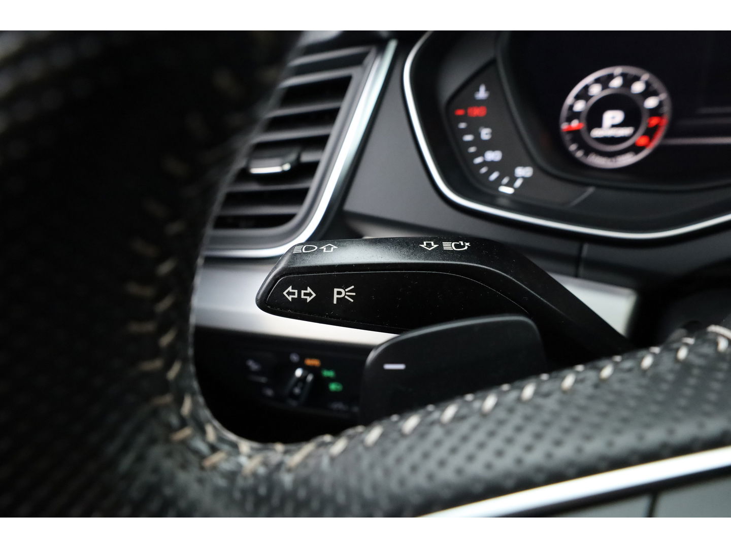 Audi Q5 2.0 TFSI quattro S-line | Pano | Trekhaak | Cruise | Stoelverw. | LED | 19''