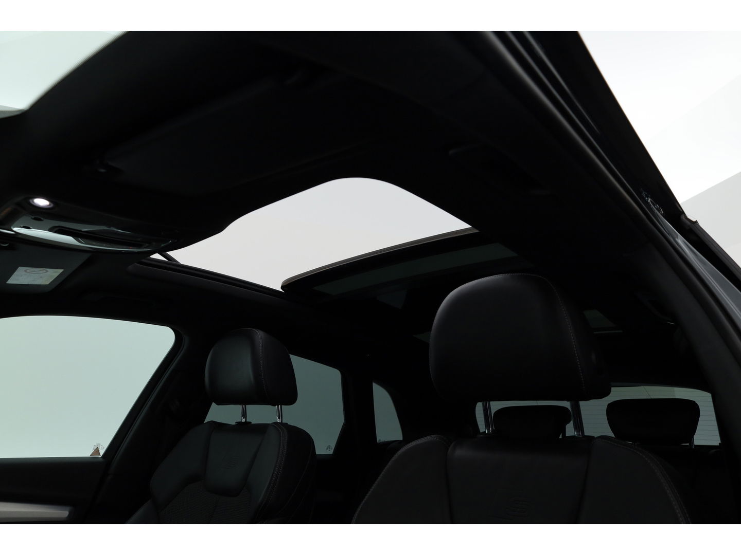 Audi Q5 2.0 TFSI quattro S-line | Pano | Trekhaak | Cruise | Stoelverw. | LED | 19''