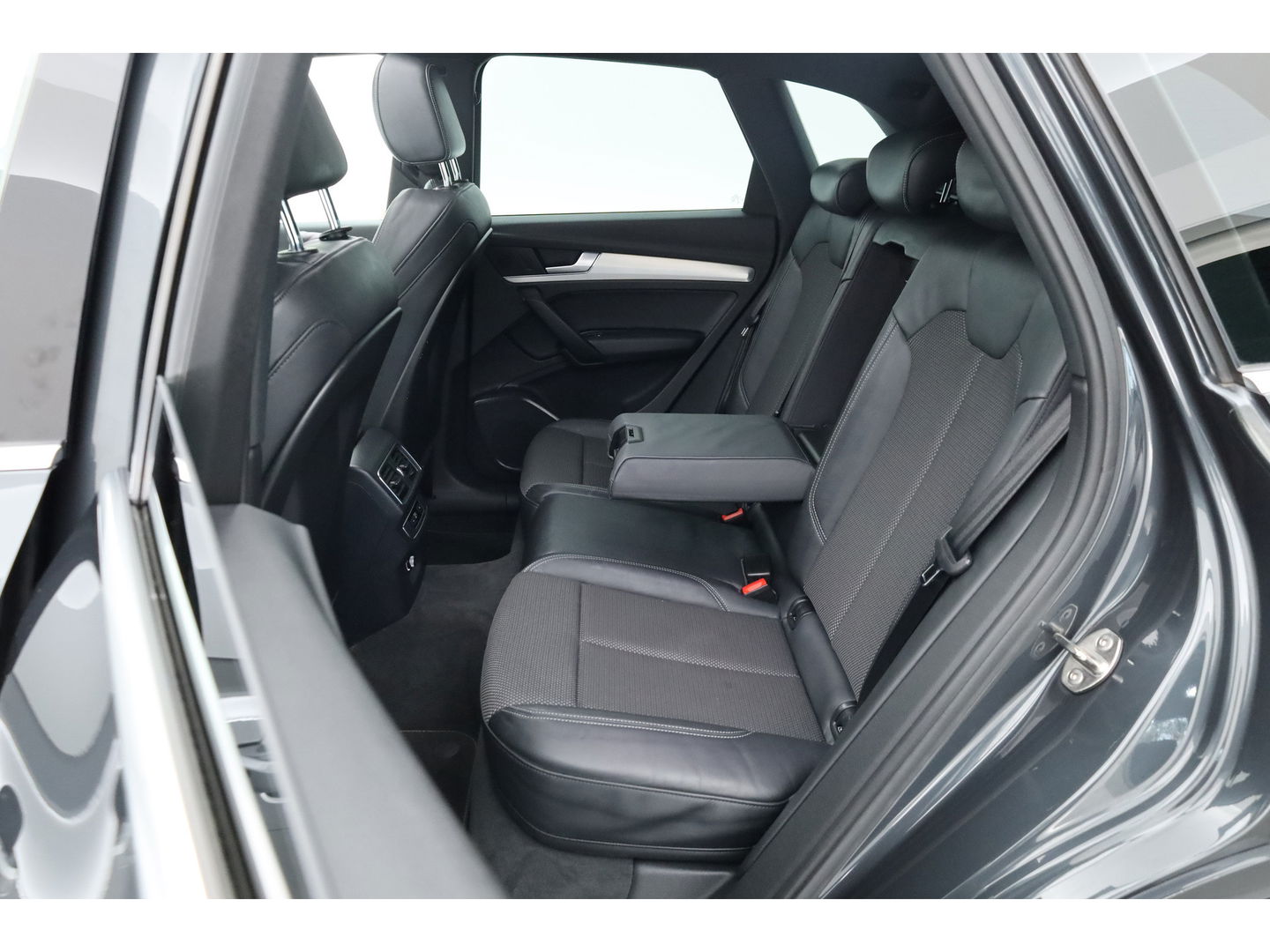 Audi Q5 2.0 TFSI quattro S-line | Pano | Trekhaak | Cruise | Stoelverw. | LED | 19''