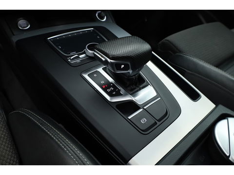 Audi Q5 2.0 TFSI quattro S-line | Pano | Trekhaak | Cruise | Stoelverw. | LED | 19''