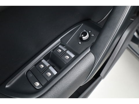 Audi Q5 2.0 TFSI quattro S-line | Pano | Trekhaak | Cruise | Stoelverw. | LED | 19''