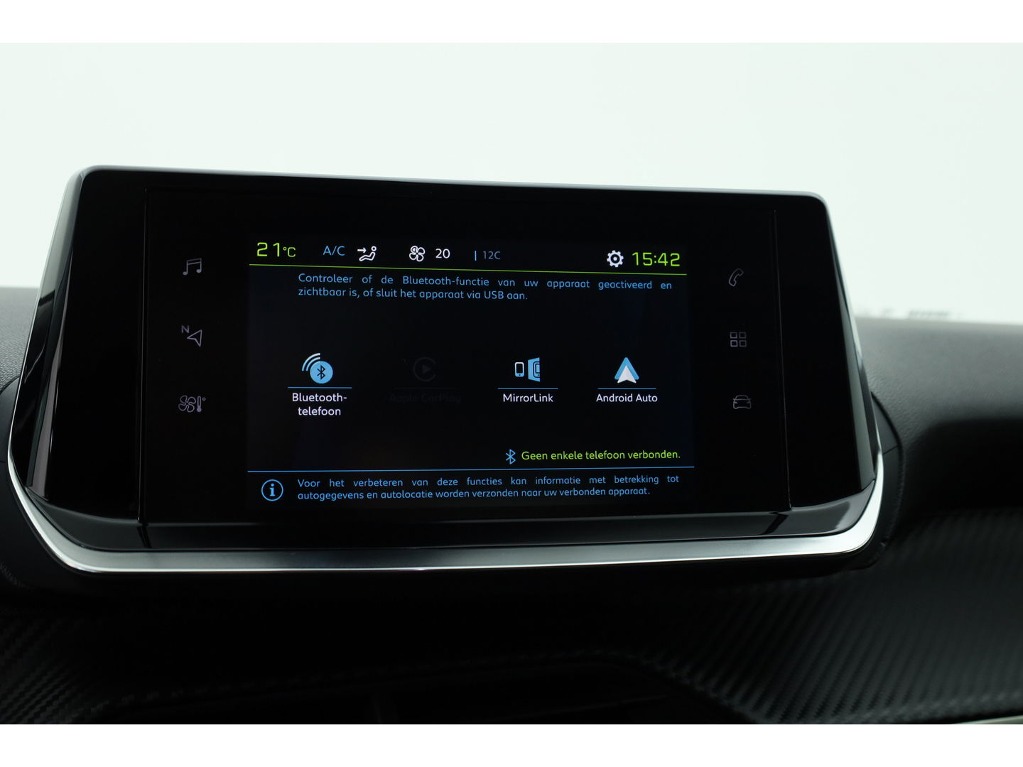 Peugeot e-2008 EV Allure Pack 50 kWh | Apple CarPlay & Android Auto | Clima | All Seasons | Cruise