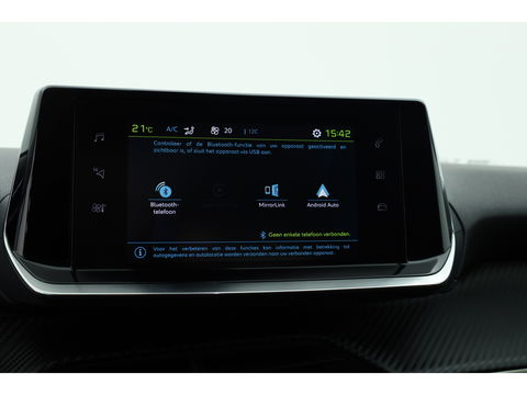 Peugeot e-2008 EV Allure Pack 50 kWh | Apple CarPlay & Android Auto | Clima | All Seasons | Cruise