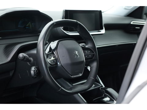 Peugeot e-2008 EV Allure Pack 50 kWh | Apple CarPlay & Android Auto | Clima | All Seasons | Cruise