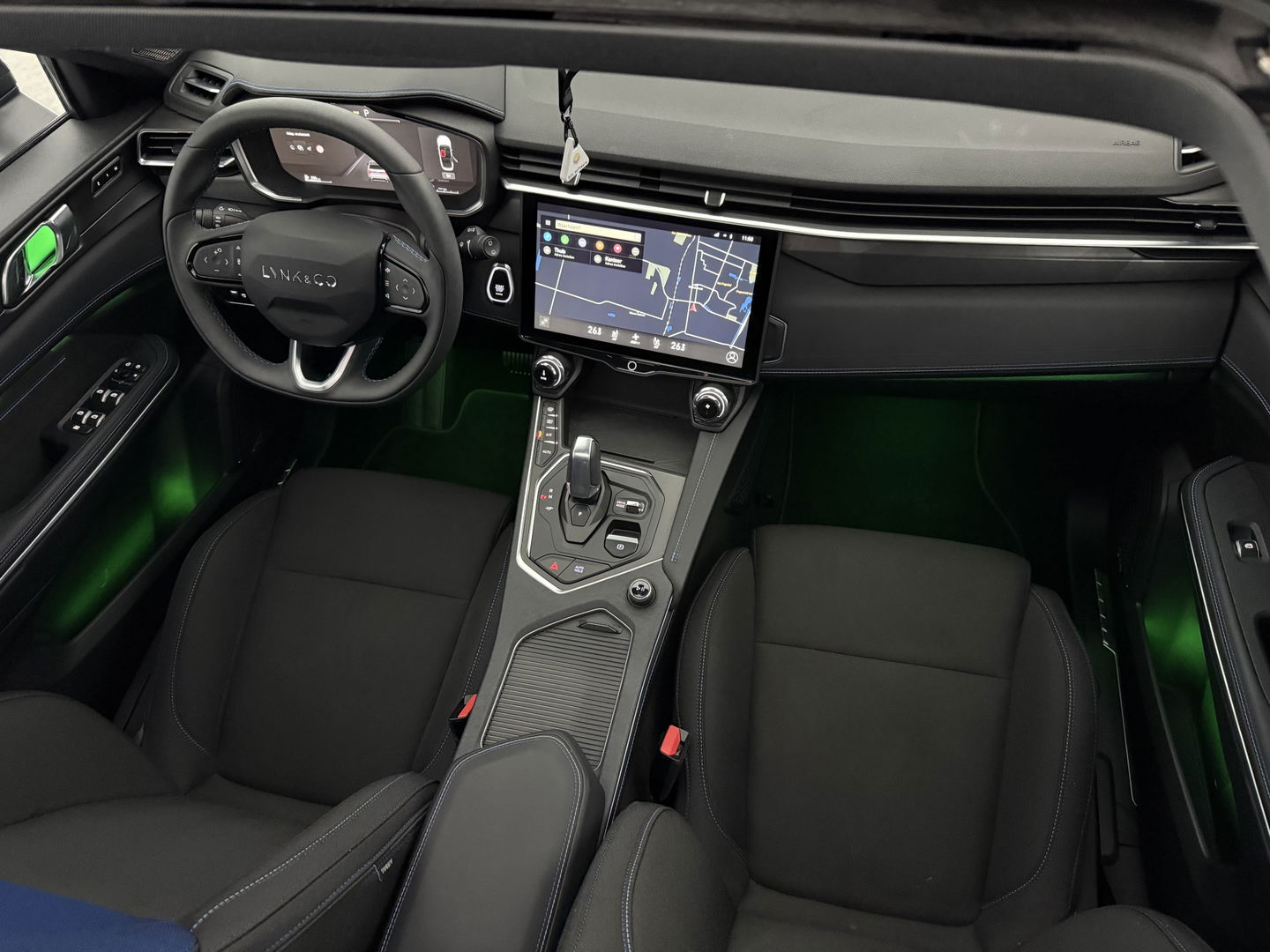 Lynk Co 01 1.5 Black Pack | SOH 95% | Adap. Cruise | Pano | Memory | Sfeerverl. | 360° | Virtual | Carplay