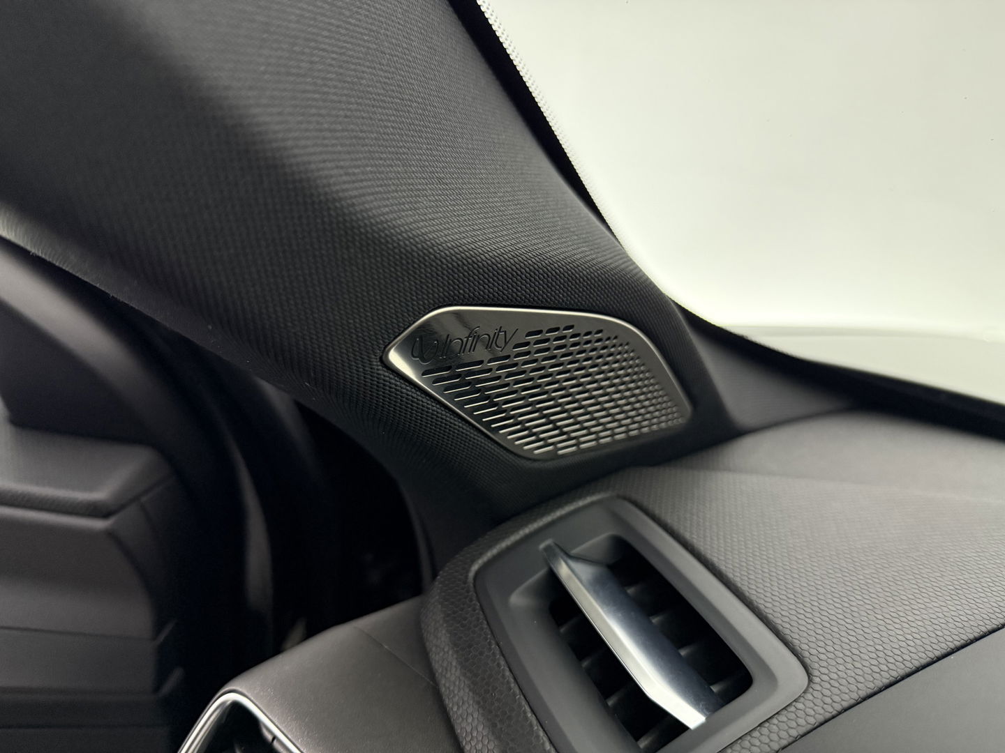 Lynk Co 01 1.5 Black Pack | SOH 95% | Adap. Cruise | Pano | Memory | Sfeerverl. | 360° | Virtual | Carplay