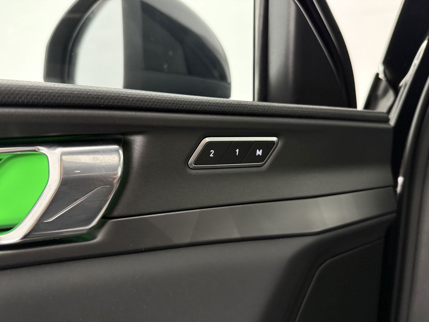 Lynk Co 01 1.5 Black Pack | SOH 95% | Adap. Cruise | Pano | Memory | Sfeerverl. | 360° | Virtual | Carplay