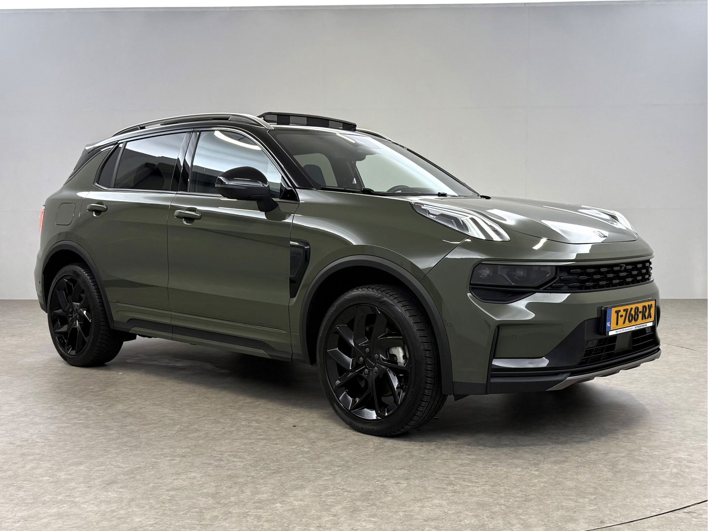 Lynk Co 01 1.5 Black Pack | SOH 95% | Adap. Cruise | Pano | Memory | Sfeerverl. | 360° | Virtual | Carplay