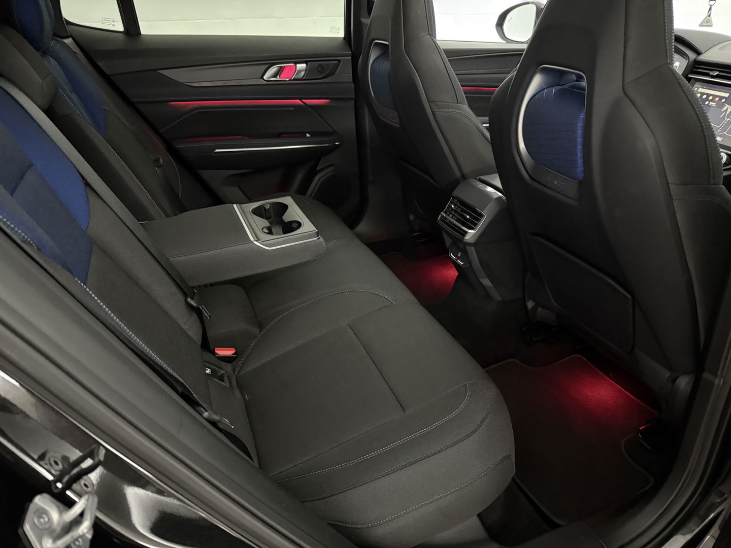 Lynk Co 01 1.5 Black Pack | SOH 95% | Adap. Cruise | Pano | Memory | Sfeerverl. | 360° | Virtual | Carplay