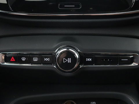 Volvo XC40 Recharge P8 AWD R Design | Panoramadak | Leder | 360 Camera | Stoelverwarming | Harman/Kardon | Memory | Carplay | Adaptive cruise | Keyless | Navigatie | Full LED