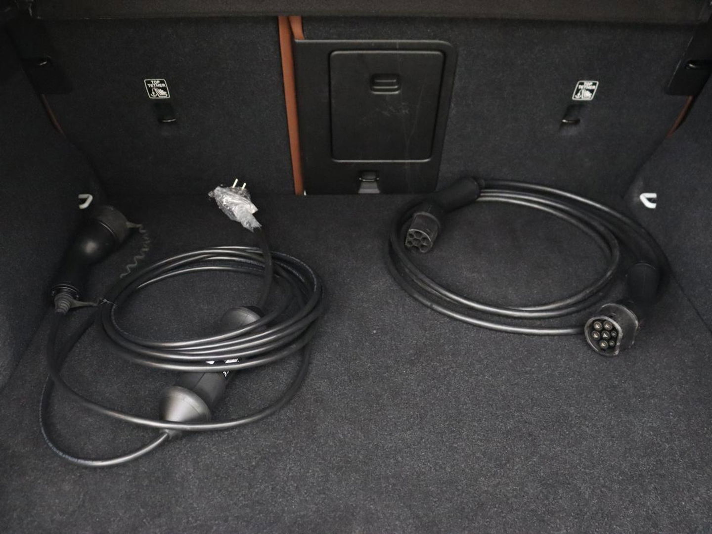 Volvo XC40 Recharge P8 AWD R Design | Panoramadak | Leder | 360 Camera | Stoelverwarming | Harman/Kardon | Memory | Carplay | Adaptive cruise | Keyless | Navigatie | Full LED