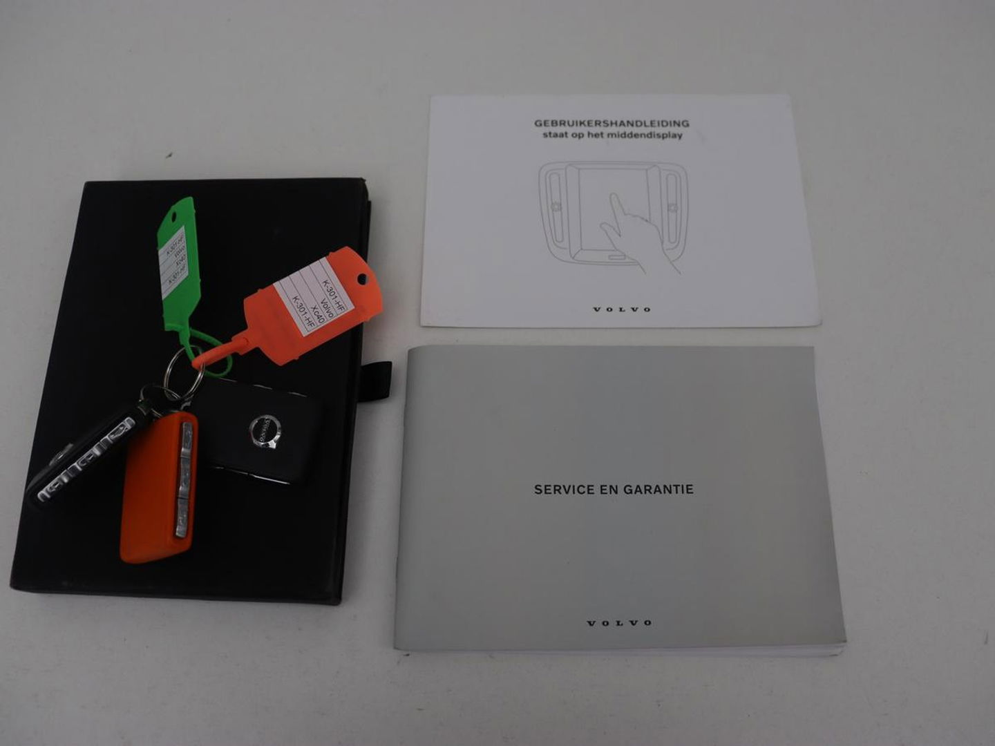 Volvo XC40 Recharge P8 AWD R Design | Panoramadak | Leder | 360 Camera | Stoelverwarming | Harman/Kardon | Memory | Carplay | Adaptive cruise | Keyless | Navigatie | Full LED