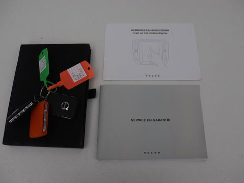 Volvo XC40 Recharge P8 AWD R Design | Panoramadak | Leder | 360 Camera | Stoelverwarming | Harman/Kardon | Memory | Carplay | Adaptive cruise | Keyless | Navigatie | Full LED