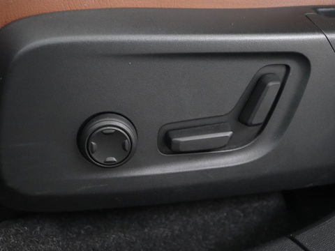 Volvo XC40 Recharge P8 AWD R Design | Panoramadak | Leder | 360 Camera | Stoelverwarming | Harman/Kardon | Memory | Carplay | Adaptive cruise | Keyless | Navigatie | Full LED