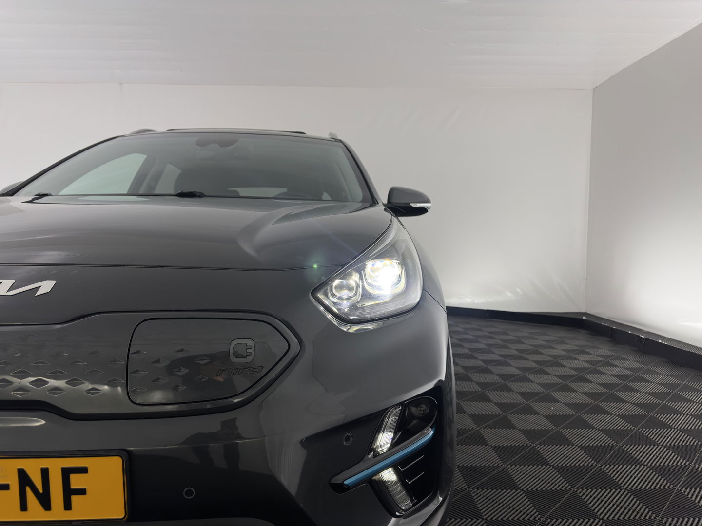 Kia e-Niro DynamicPlusLine 64 kWh (INCL-BTW) | 1/2 LEATHER | FULL-LED | SUNFOOF | NAVI-FULLMAP | KEYLESS | DIGI-COCKPIT | PRIVACY-GLASS | 17"ALU*