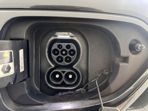 Kia e-Niro DynamicPlusLine 64 kWh (INCL-BTW) | 1/2 LEATHER | FULL-LED | SUNFOOF | NAVI-FULLMAP | KEYLESS | DIGI-COCKPIT | PRIVACY-GLASS | 17"ALU*