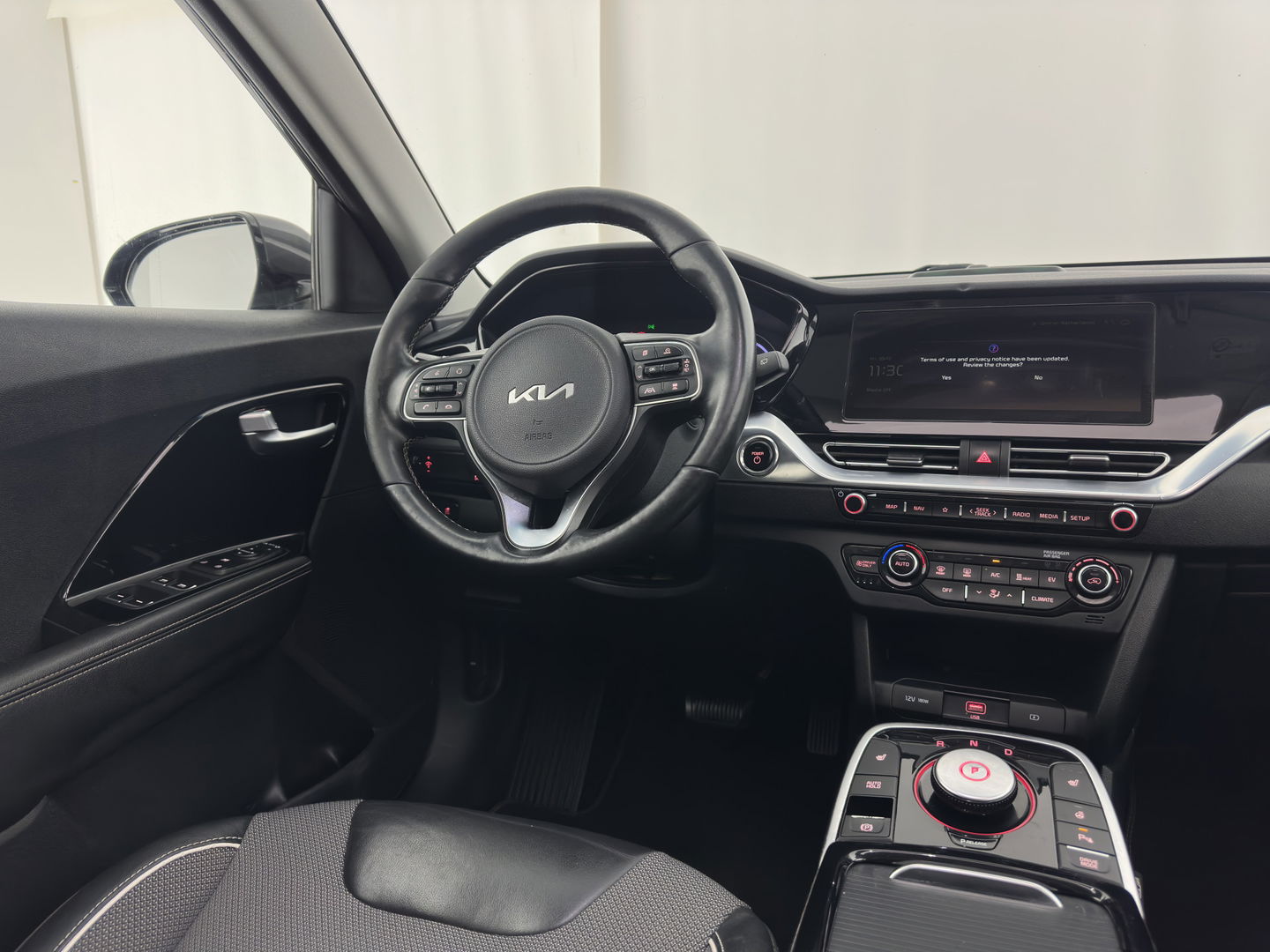 Kia e-Niro DynamicPlusLine 64 kWh (INCL-BTW) | 1/2 LEATHER | FULL-LED | SUNFOOF | NAVI-FULLMAP | KEYLESS | DIGI-COCKPIT | PRIVACY-GLASS | 17"ALU*