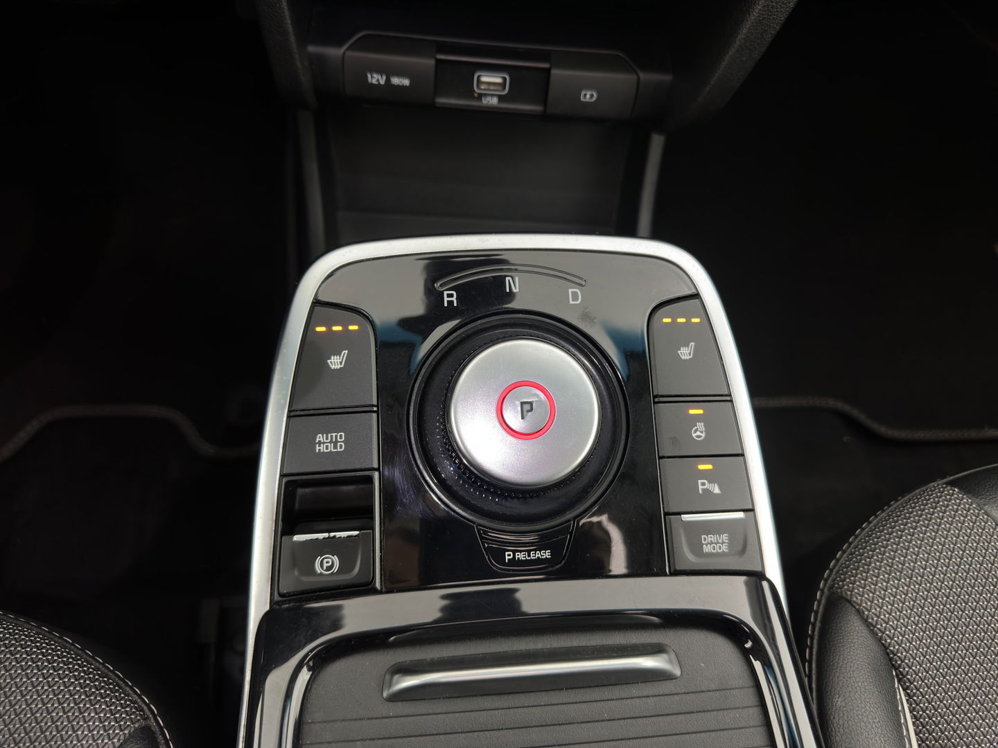 Kia e-Niro DynamicPlusLine 64 kWh (INCL-BTW) | 1/2 LEATHER | FULL-LED | SUNFOOF | NAVI-FULLMAP | KEYLESS | DIGI-COCKPIT | PRIVACY-GLASS | 17"ALU*