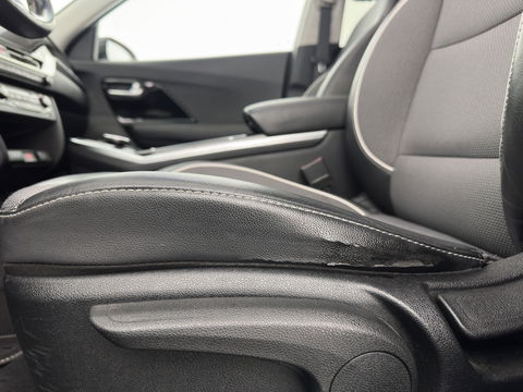 Kia e-Niro DynamicPlusLine 64 kWh (INCL-BTW) | 1/2 LEATHER | FULL-LED | SUNFOOF | NAVI-FULLMAP | KEYLESS | DIGI-COCKPIT | PRIVACY-GLASS | 17"ALU*